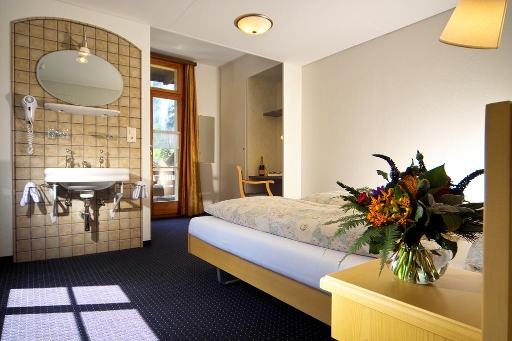 Hotel Staubbach Lauterbrunnen Room photo